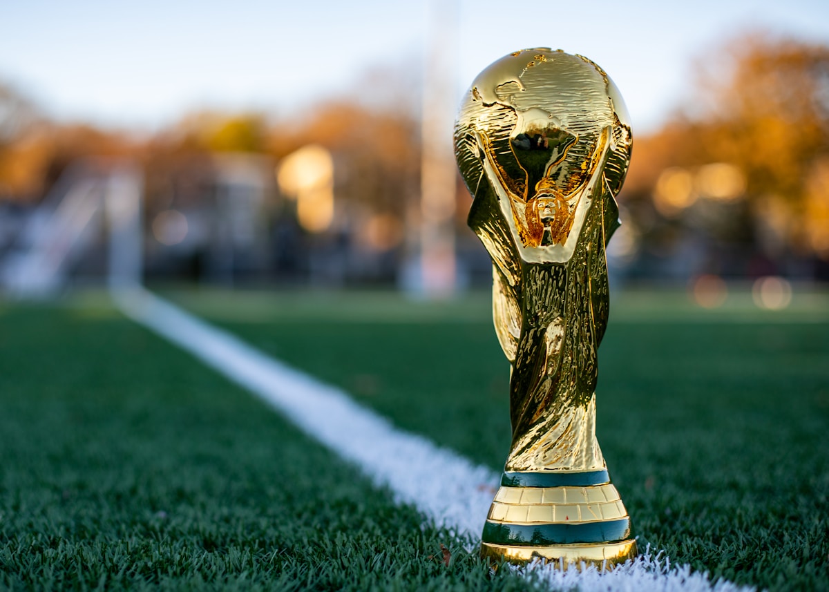 Золотий кубок чемпіонату світу на футбольному полі
